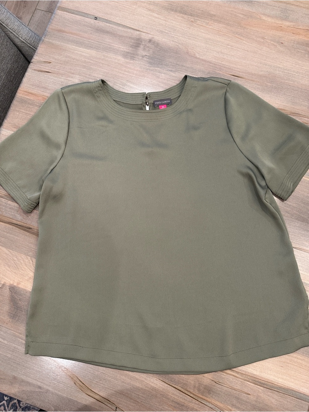 Vince Camuto Olive Green Short-Sleeve Crewneck Top